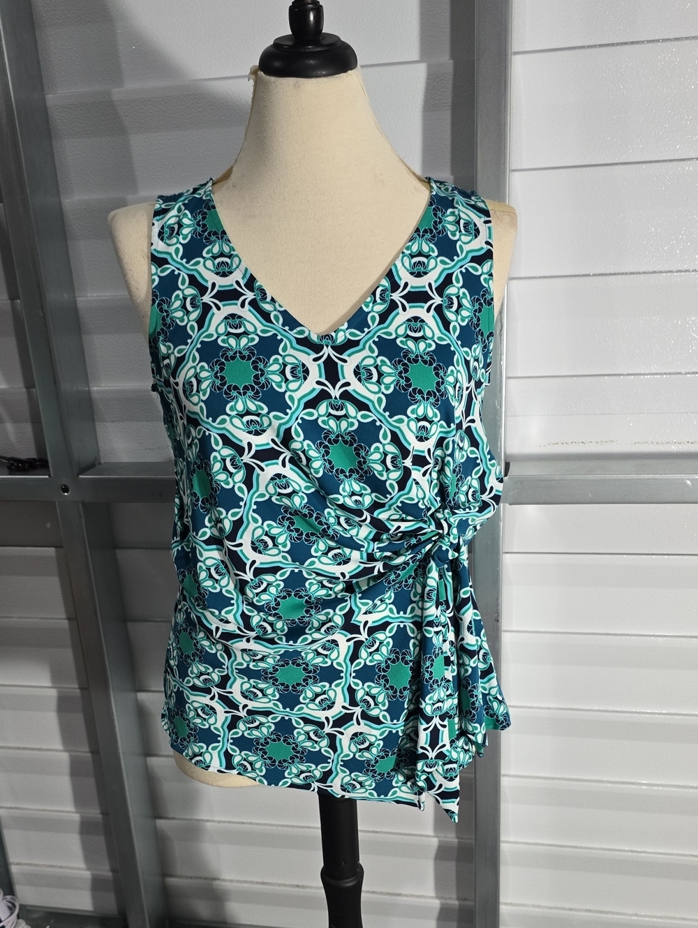Liz Claiborne V-Neck Sleeveless Tie-Waist‎ Top - Teal/Blue/White Size Small